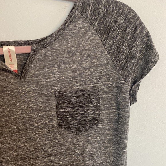 🟢10/$10 - tee - Picture 2 of 3